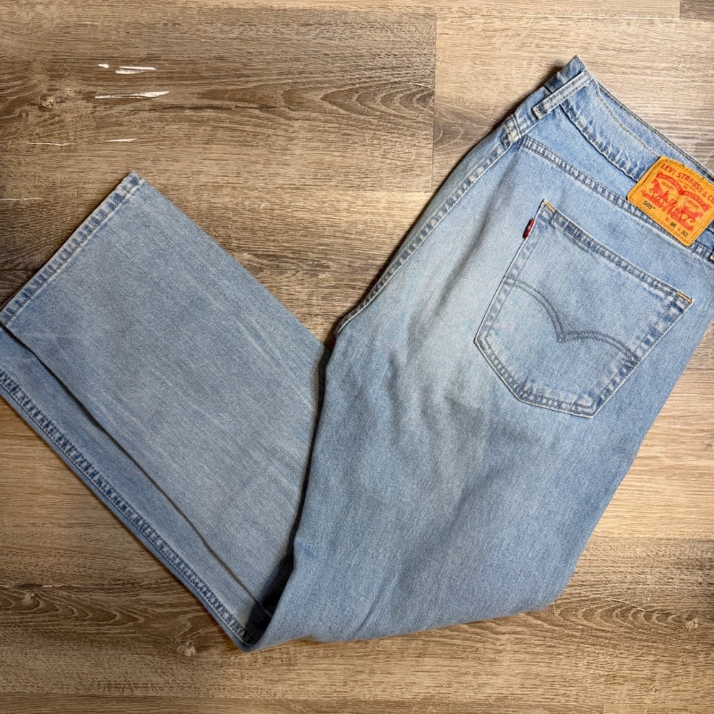 Levi Strauss Co 505 Light Wash Relaxed Fit Denim Jeans Mens Size 36‎ x 32